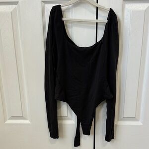 Lululemon Black Long-Sleeve Scoop-Neck Bodysuit - Women